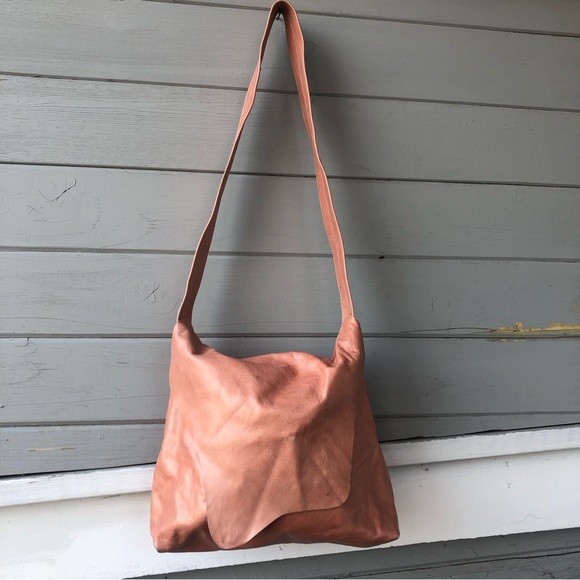 Two Hippies Leather Peach Bag. - Picture 2 of 14